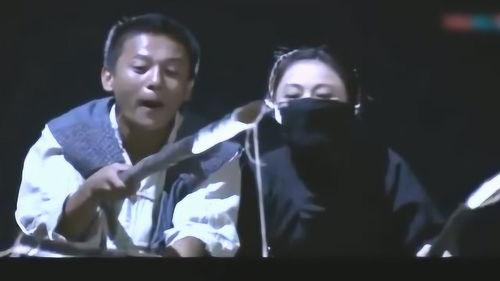 二爷爆料抽烟视频播放,揭秘明星私生活瞬间  第3张